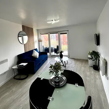 Serene 2-Bed Flat With Canal Views - Coop Live & Ethiad Manchester Exterior photo