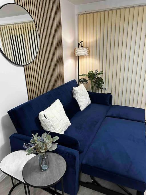 Serene 2-Bed Flat With Canal Views - Coop Live & Ethiad Apartment *