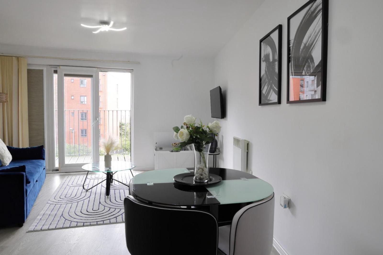 Apartment Serene 2-Bed Flat With Canal Views - Coop Live & Ethiad