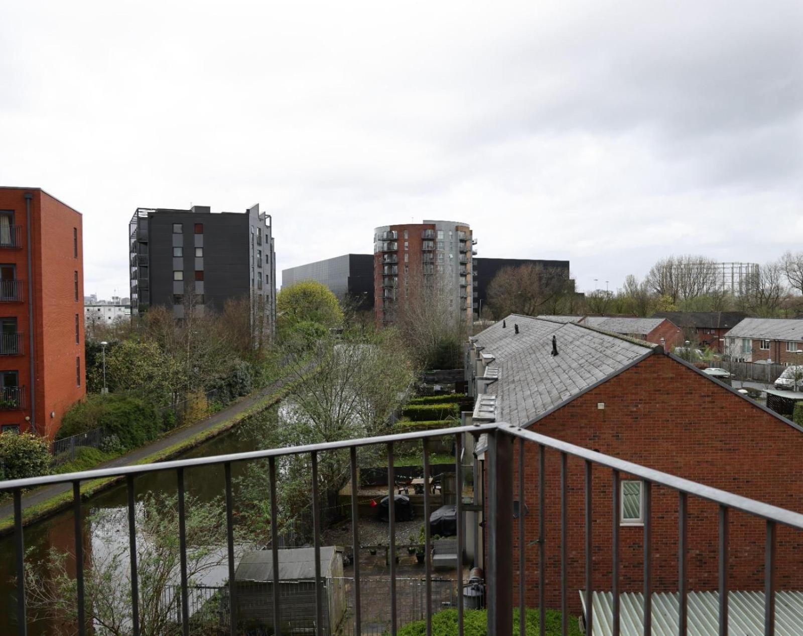 Apartment Serene 2-Bed Flat With Canal Views - Coop Live & Ethiad