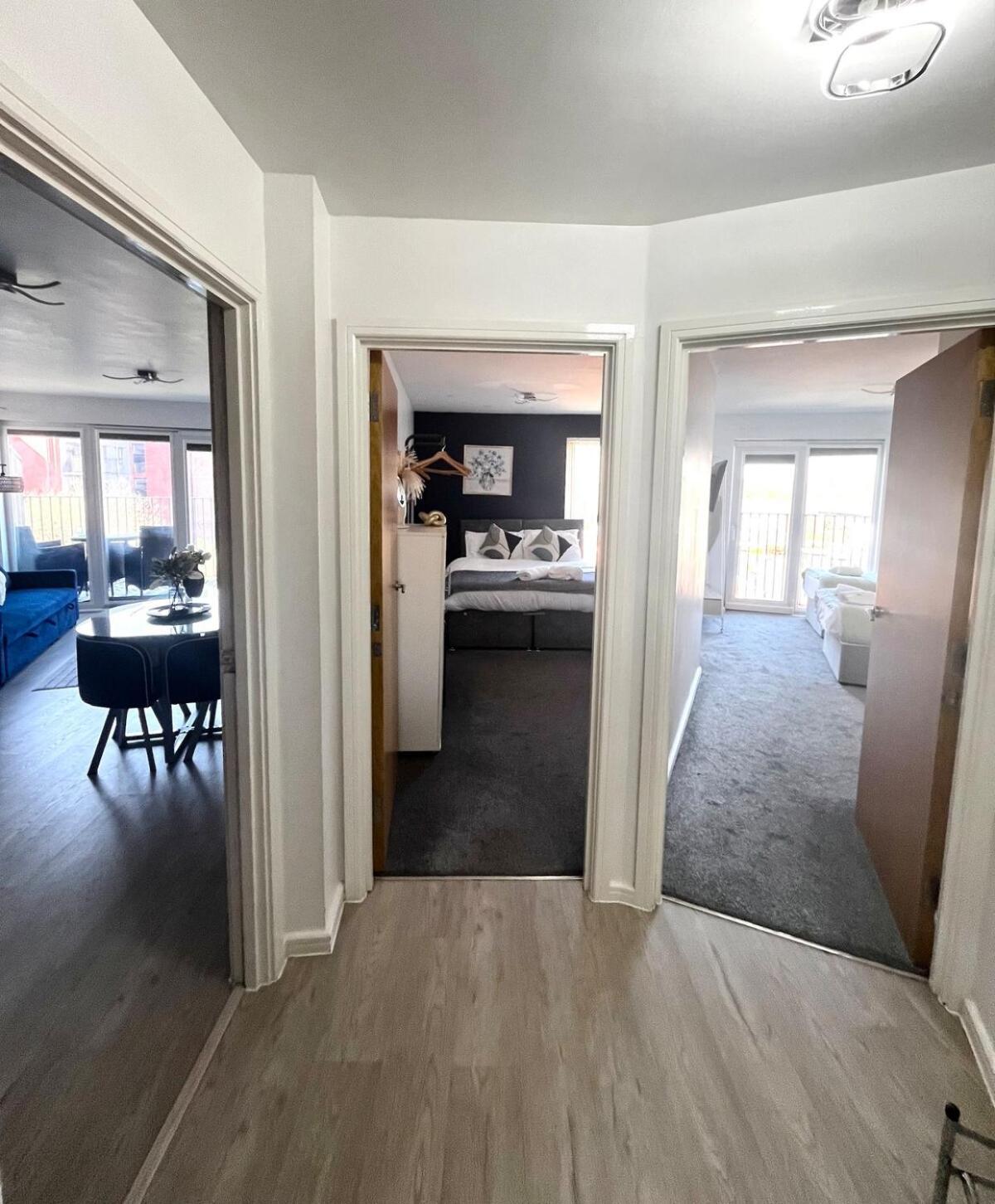 Serene 2-Bed Flat With Canal Views - Coop Live & Ethiad Manchester