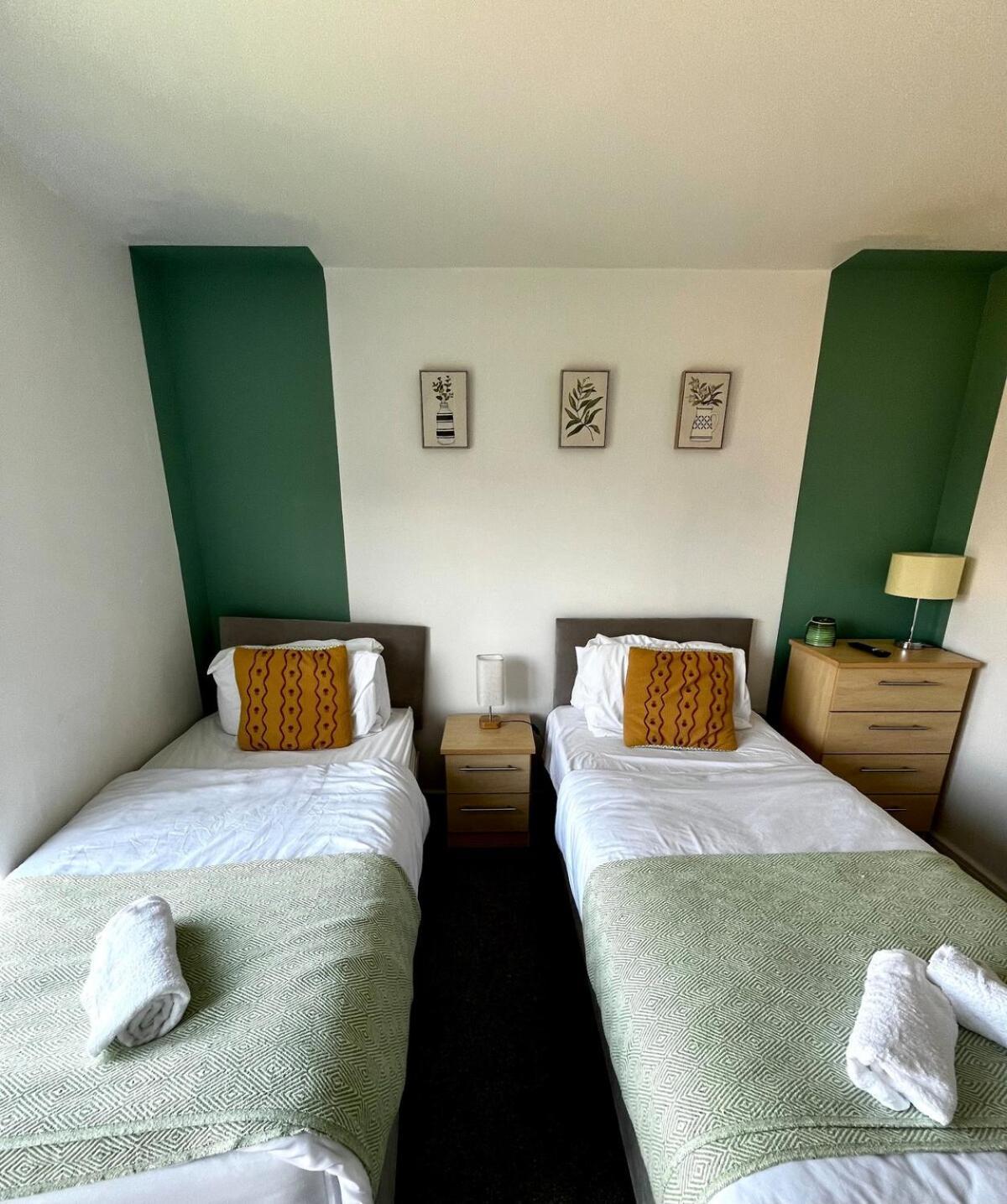 Serene 2-Bed Flat With Canal Views - Coop Live & Ethiad Apartment Manchester