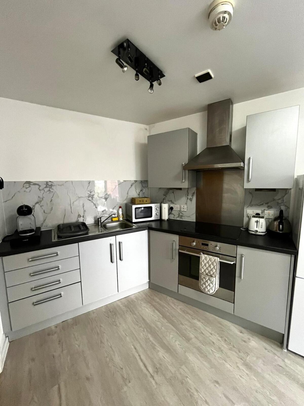 Apartment Serene 2-Bed Flat With Canal Views - Coop Live & Ethiad
