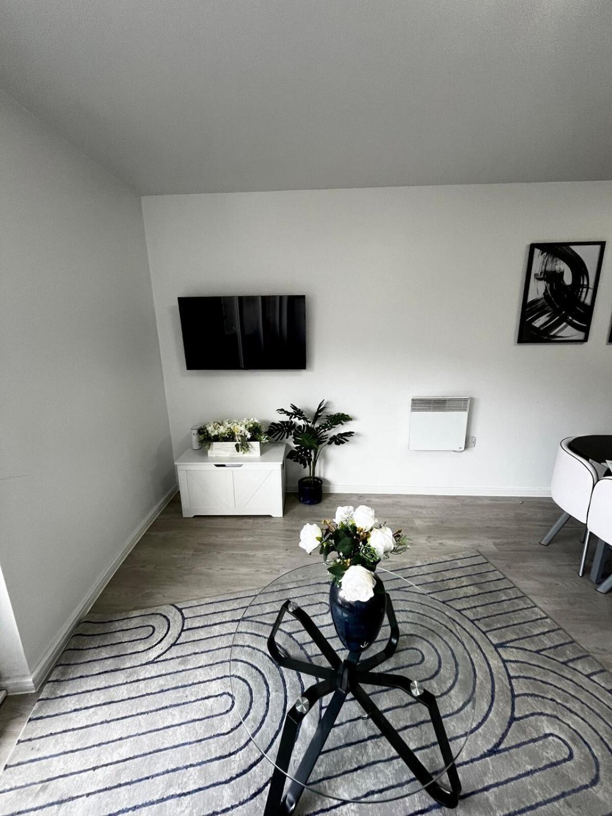 Serene 2-Bed Flat With Canal Views - Coop Live & Ethiad Apartment